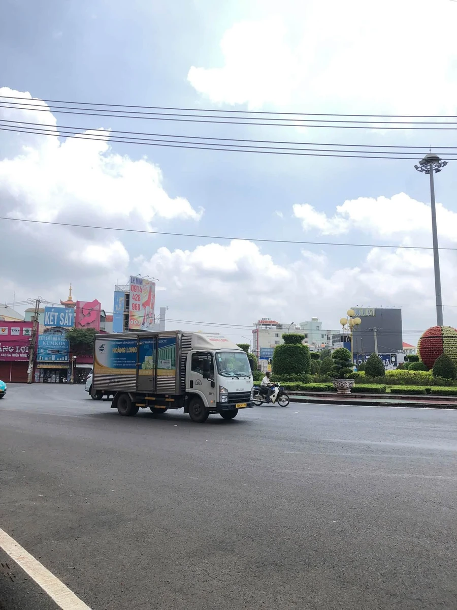 Cho thuê mặt bằng 360m² vòng xoay Đồng Xoài - Ảnh thu nhỏ 2