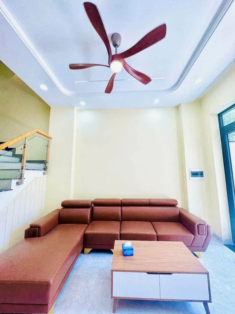 Bán nhà 4 tầng 58.5m2 KDC Long Trường, đường D1 Nguyễn Duy Trinh, Quận 9, giá 6,099 tỷ - Ảnh thu nhỏ 2