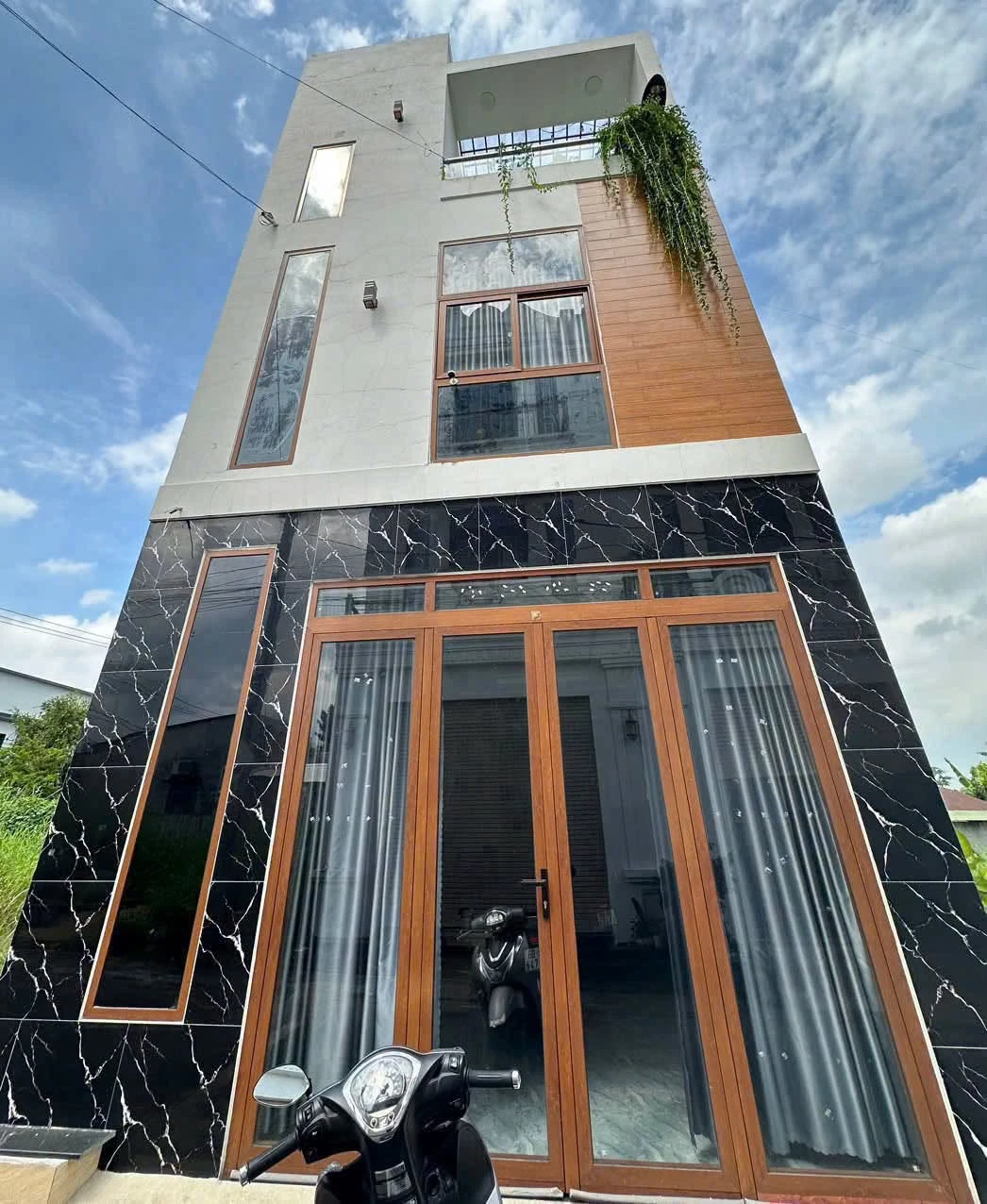 Bán nhà 2 lầu 186m² Hố Nai 3 tỷ 490 triệu - Ảnh 1