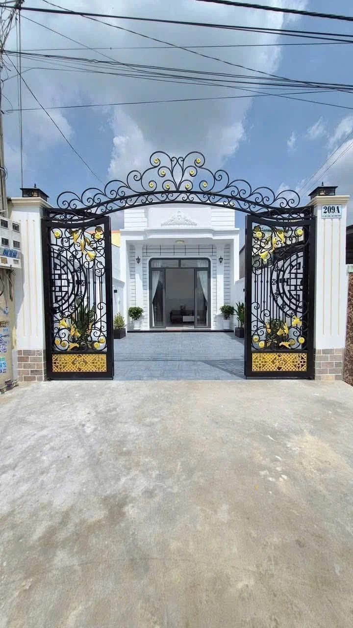 Nhà bán 3PN 2WC 145m² Nguyễn Chí Thanh, Tây Ninh 1 tỷ 990 triệu - Ảnh 1