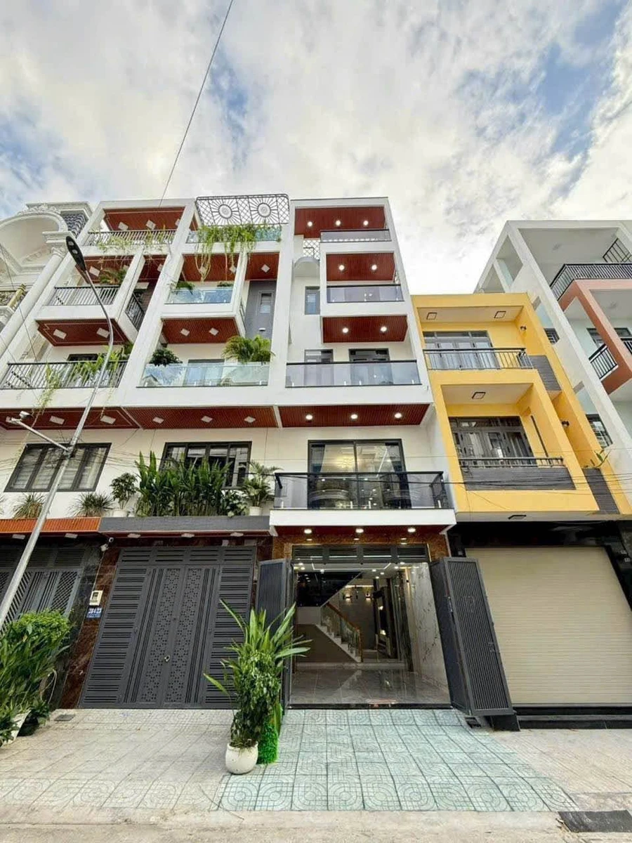 Bán nhà phố full nội thất 4x14m, 4PN 5WC, hẻm nhựa 12m đường Lê Văn Khương, Thới An, Quận 12 - Ảnh 1