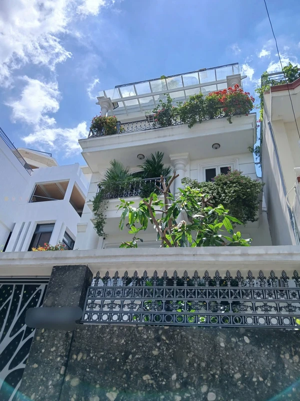 Bán nhà hẻm to gần Hoàng Văn Thụ, Phú Nhuận, 40m2, giá 6,1 tỷ