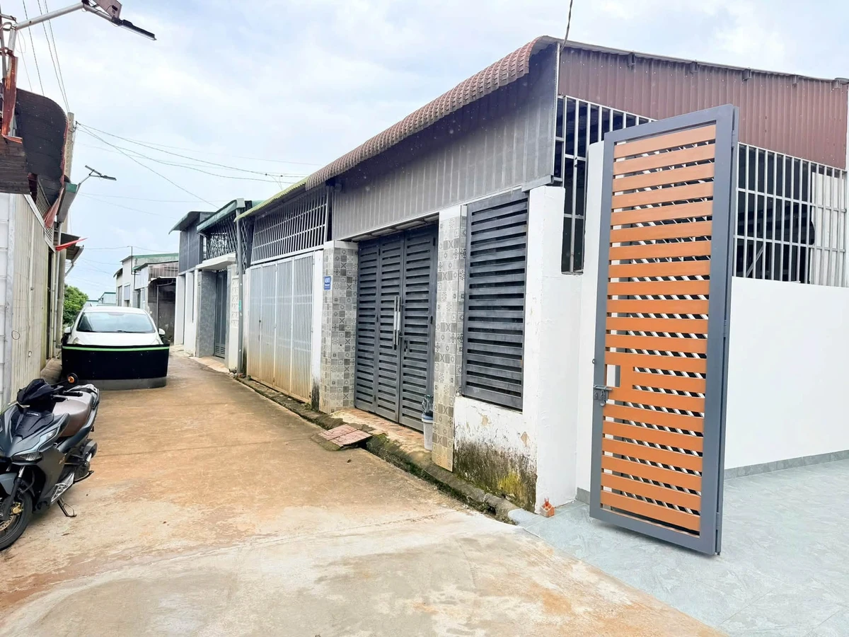 Bán nhà 3PN, 130m2, full nội thất 2tỷ950 Quận 12 - Ảnh 1