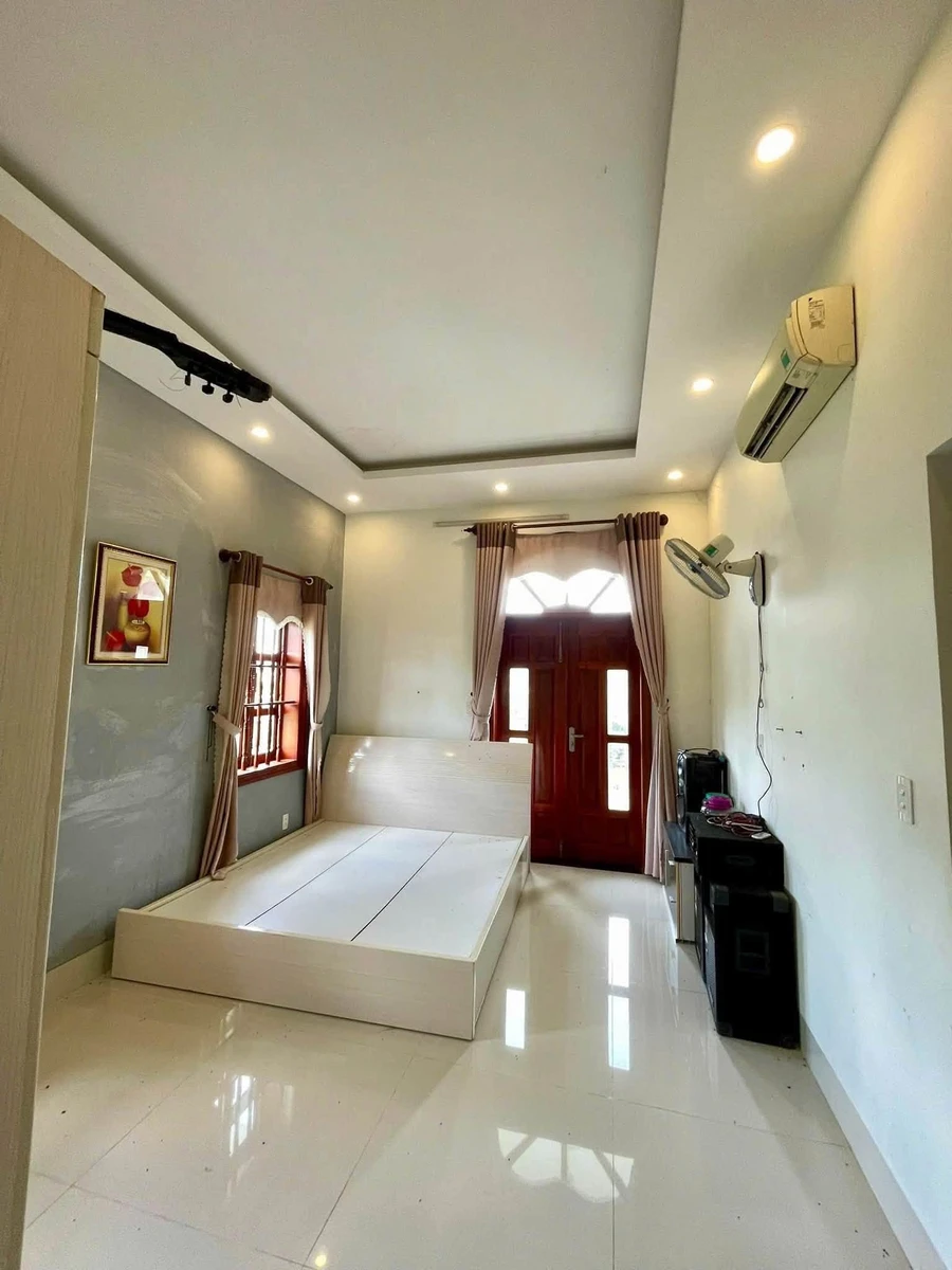 Bán nhà 1 trệt 1 lầu 200m², 4 phòng ngủ, giá 6 tỷ tại Long Toàn, Bà Rịa - Ảnh thu nhỏ 2