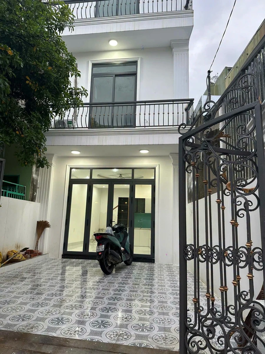 Bán nhà 3 tầng mặt tiền Trần Quang Diệu, phường Nghĩa Lộ, Quảng Ngãi, 2,75 tỷ - Ảnh thu nhỏ 2