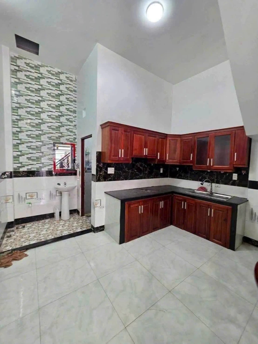 Bán nhà 1 trệt 1 lầu 46m² gần chợ Phú Phong, 2.55 tỷ - Ảnh thu nhỏ 5