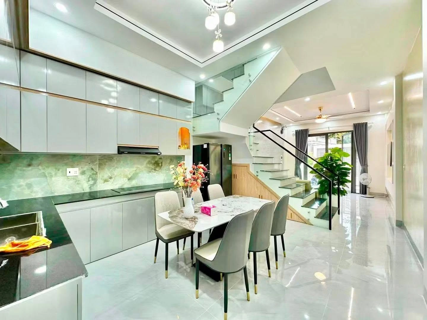 Bán nhà 2 mê 92m2, 3 PN, Lê Văn Sỹ, Q.1 - Ảnh 1