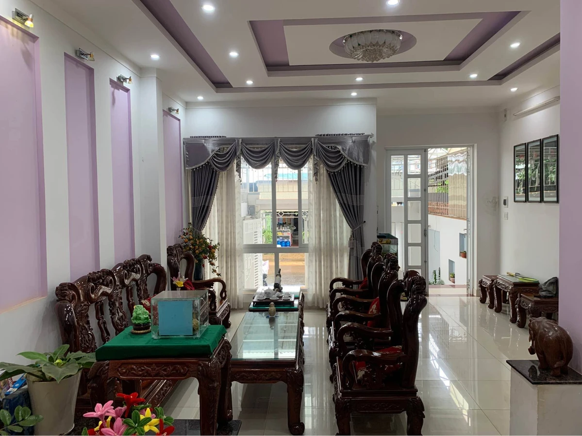 Bán nhà mặt tiền Pleiku 250m², 3 phòng, 5,8 tỷ - Ảnh thu nhỏ 2