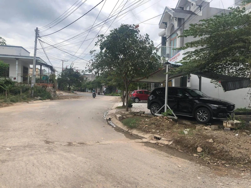 Bán lô đất thổ cư góc 2 mặt tiền 156,8m² Phan Thiết