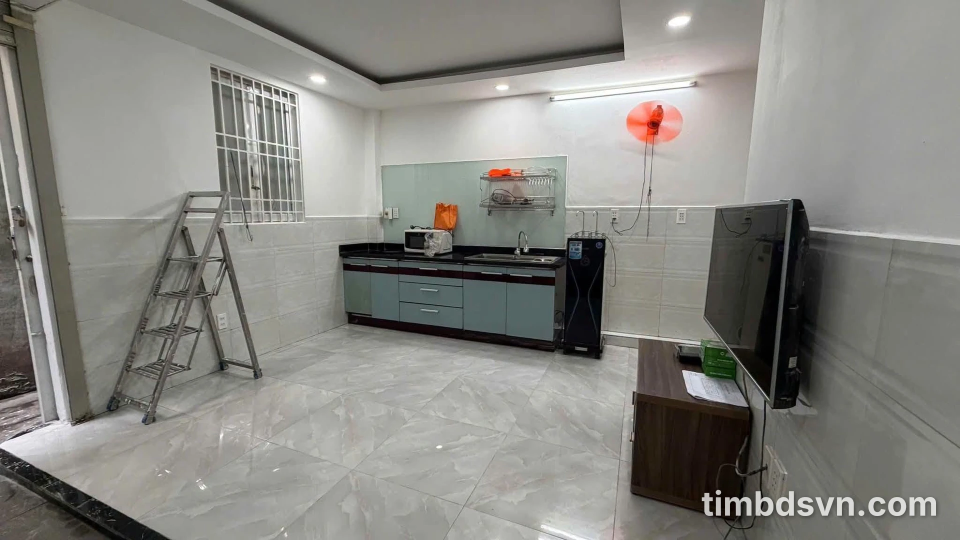Cho thuê nhà hẻm Phường Cầu Ông Lãnh Q1, 3PN, 66m², 11tr/tháng - Ảnh 1