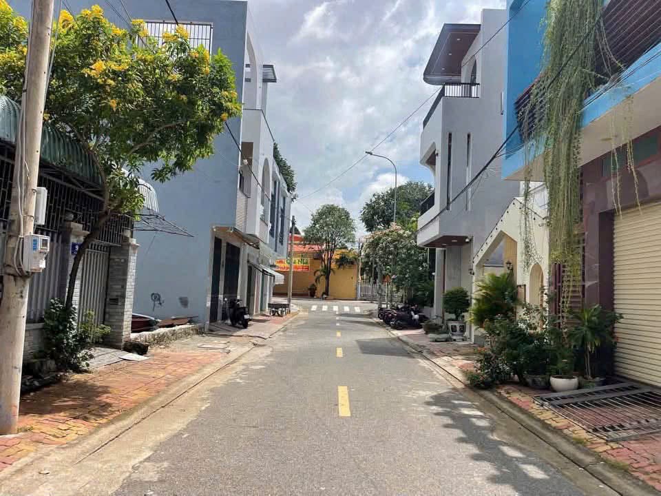 Bán đất mặt tiền Tạ Uyên, Bà Rịa, 96m²