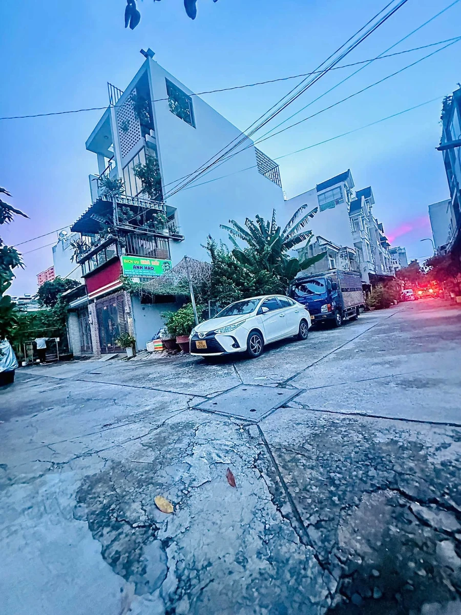 Bán đất góc 2 mặt tiền 4x17m đường Lê Văn Quới, Bình Tân giá 5,8 tỷ - Ảnh 1