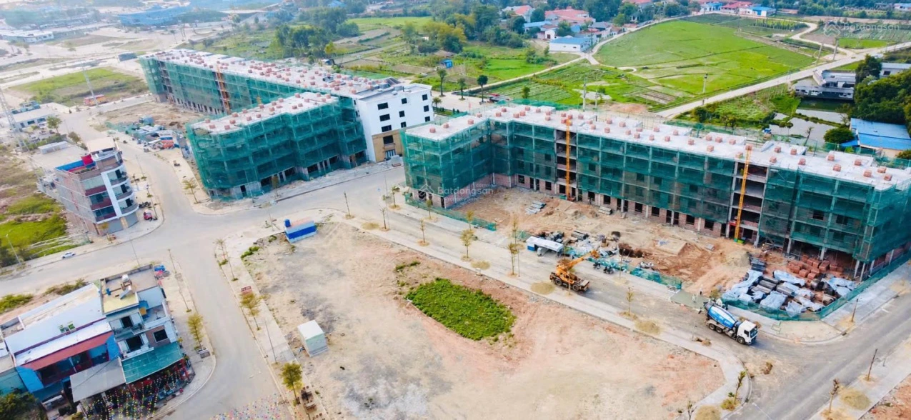 Lô góc rộng rãi view TTTM và công viên mặt tiền lên đến 20m - Ảnh 1