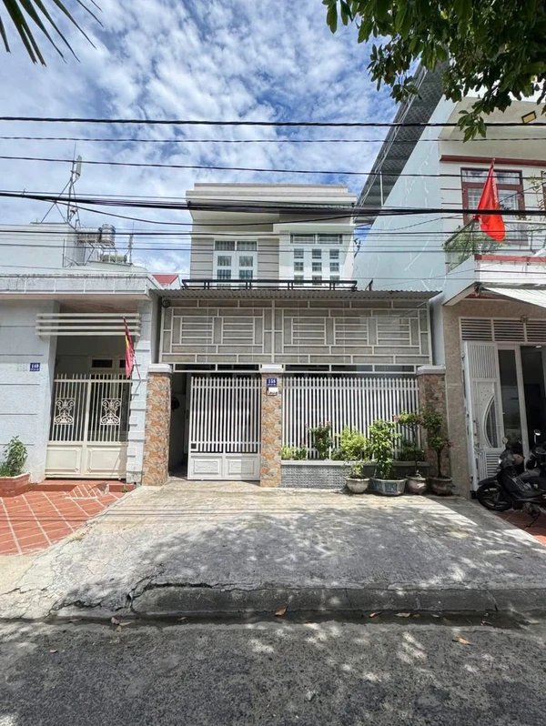 Bán nhà 2 tầng 90m2 mặt tiền Khánh Hòa 5 tỷ