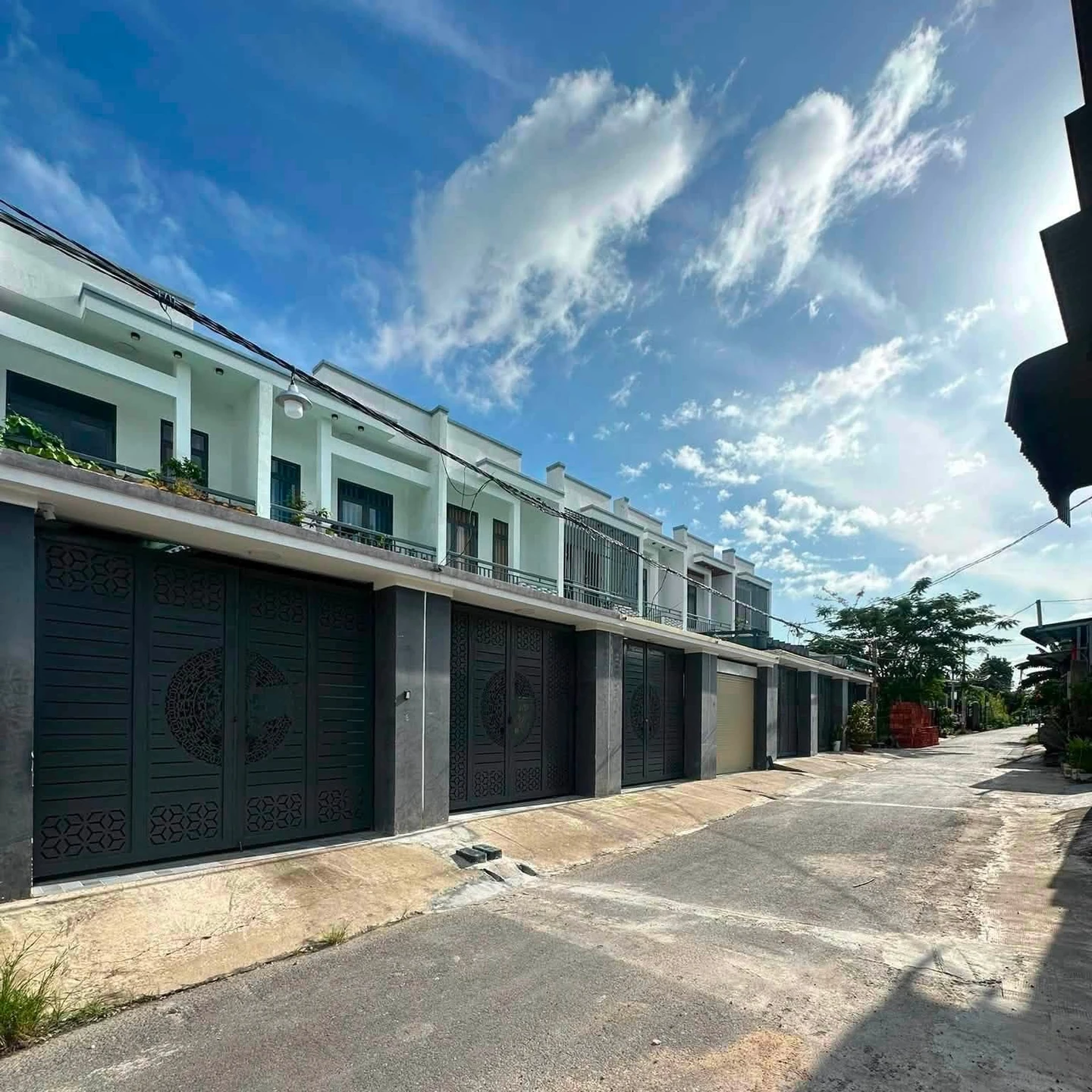 Bán lô đất sổ riêng thổ cư 100m² Trục 16 - Ảnh 1