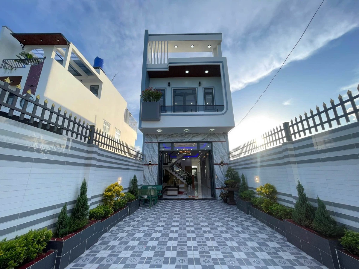 Bán nhà mặt tiền kinh doanh 154m² 4PN Cần Giuộc Tây Ninh 3,3 tỷ - Ảnh thu nhỏ 2