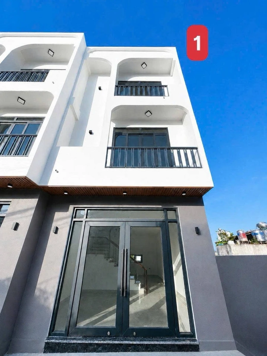 Bán nhà 3 tầng 56m2 Cao Thắng Tân Bình 2 tỷ 350 - Ảnh 1
