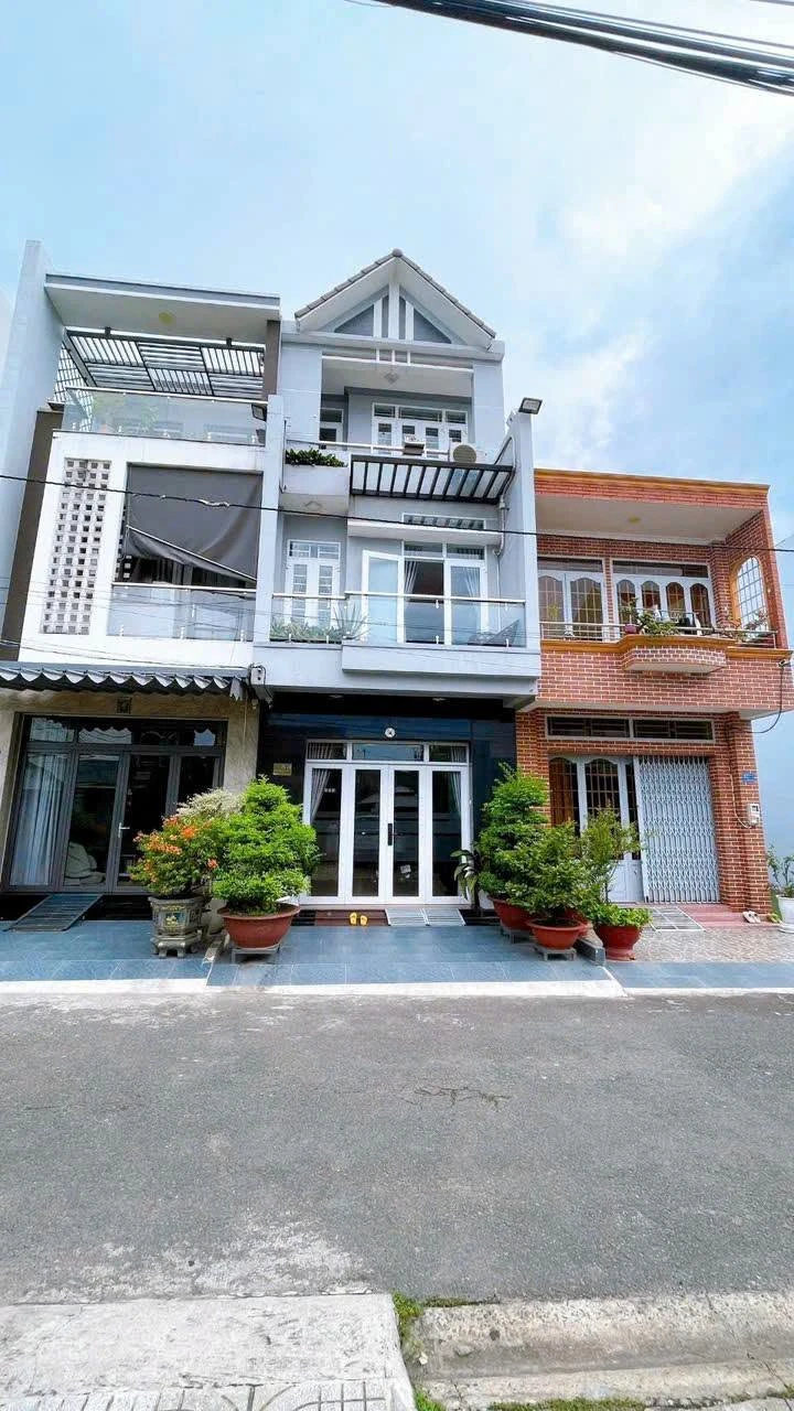 Bán nhà 1 trệt 2 lầu 77m² gần VinCom Biên Hòa 6,5 tỷ - Ảnh 1