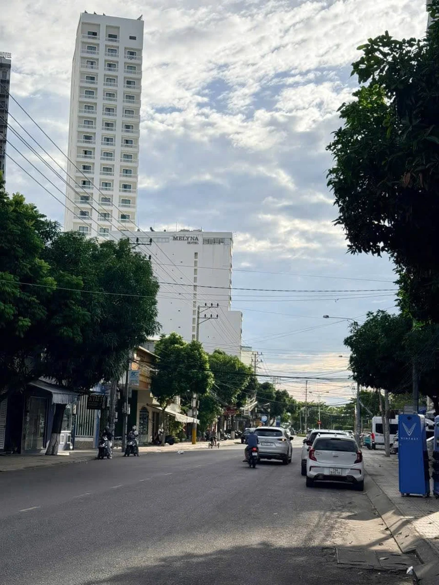 Bán đất 2 mặt tiền đường Dã Tượng 200m2 gần biển Trần Phú, Nha Trang - Ảnh thu nhỏ 2
