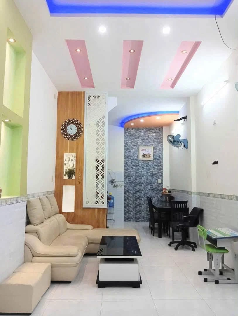 Bán nhà hẻm Nguyễn Tất Thành, 40,8m2, 2 tầng, Quy Nhơn - Ảnh 1