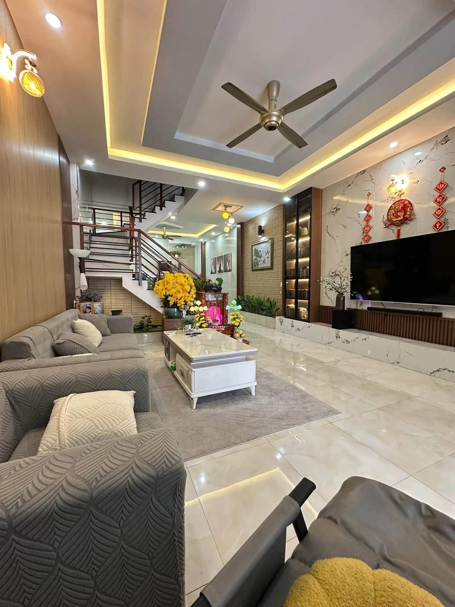 Nhà 3 phòng ngủ 98m² Dĩ An Bình Dương giá 5,7 tỷ - Ảnh thu nhỏ 2