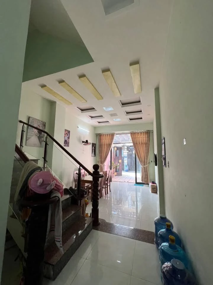 Bán nhà 3 tầng 4x21m hẻm 6m gần mặt tiền Nguyễn Thị Tú, Bình Tân, hơn 4 tỷ - Ảnh 1