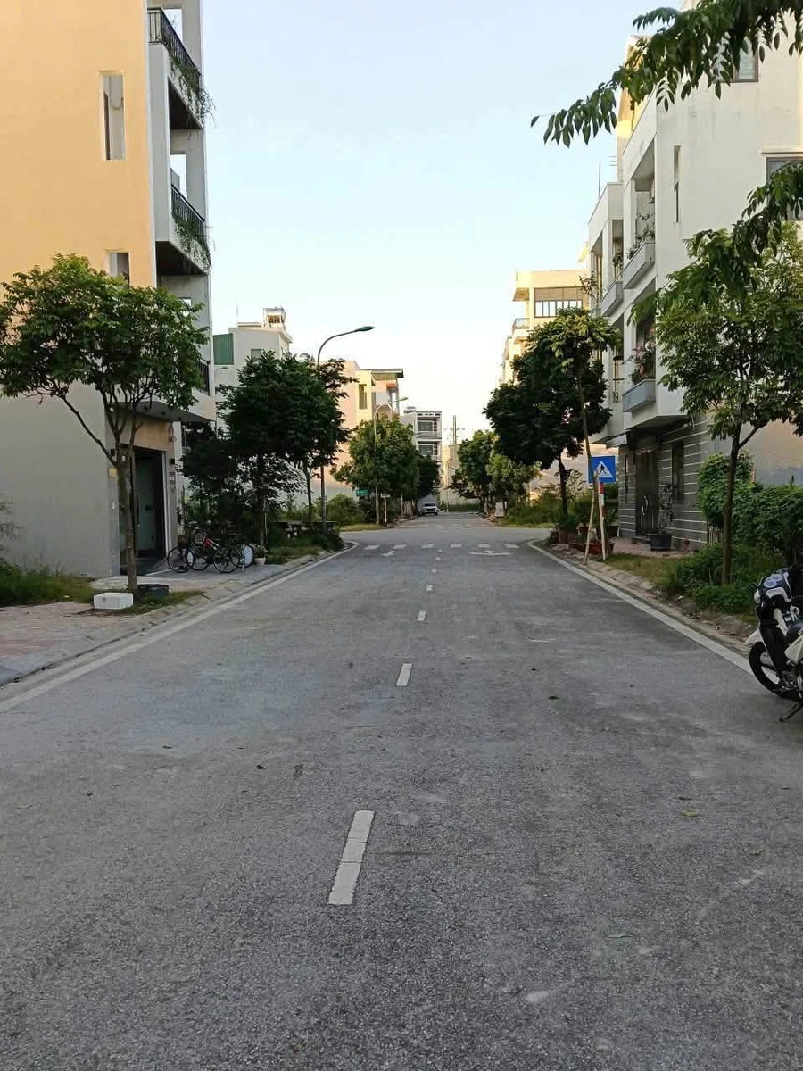 Bán lô đất 67,5m2 mặt tiền Nguyễn Lương Bằng, giá 2 tỷ 7 - Ảnh 1