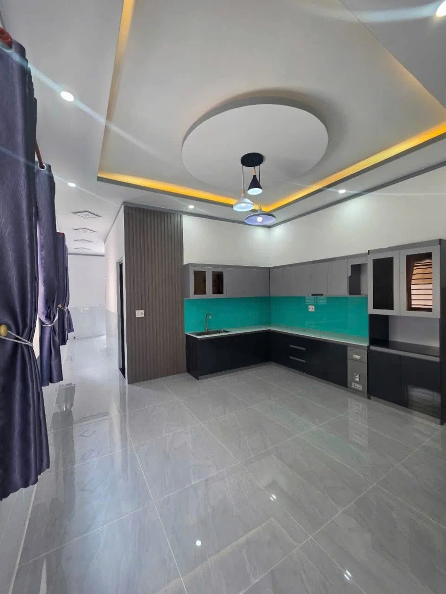 Bán nhà lầu 3PN, 191.9m² Tây Ninh, 2,7 tỷ tặng nội thất - Ảnh thu nhỏ 2