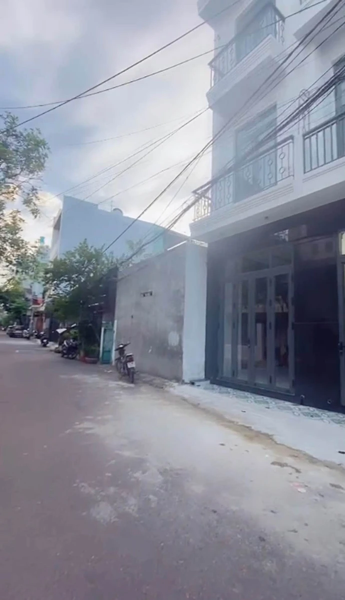 Bán nhà 3 tầng mặt tiền 41m² Nguyễn Đình Thụ, Quy Nhơn - Ảnh thu nhỏ 2