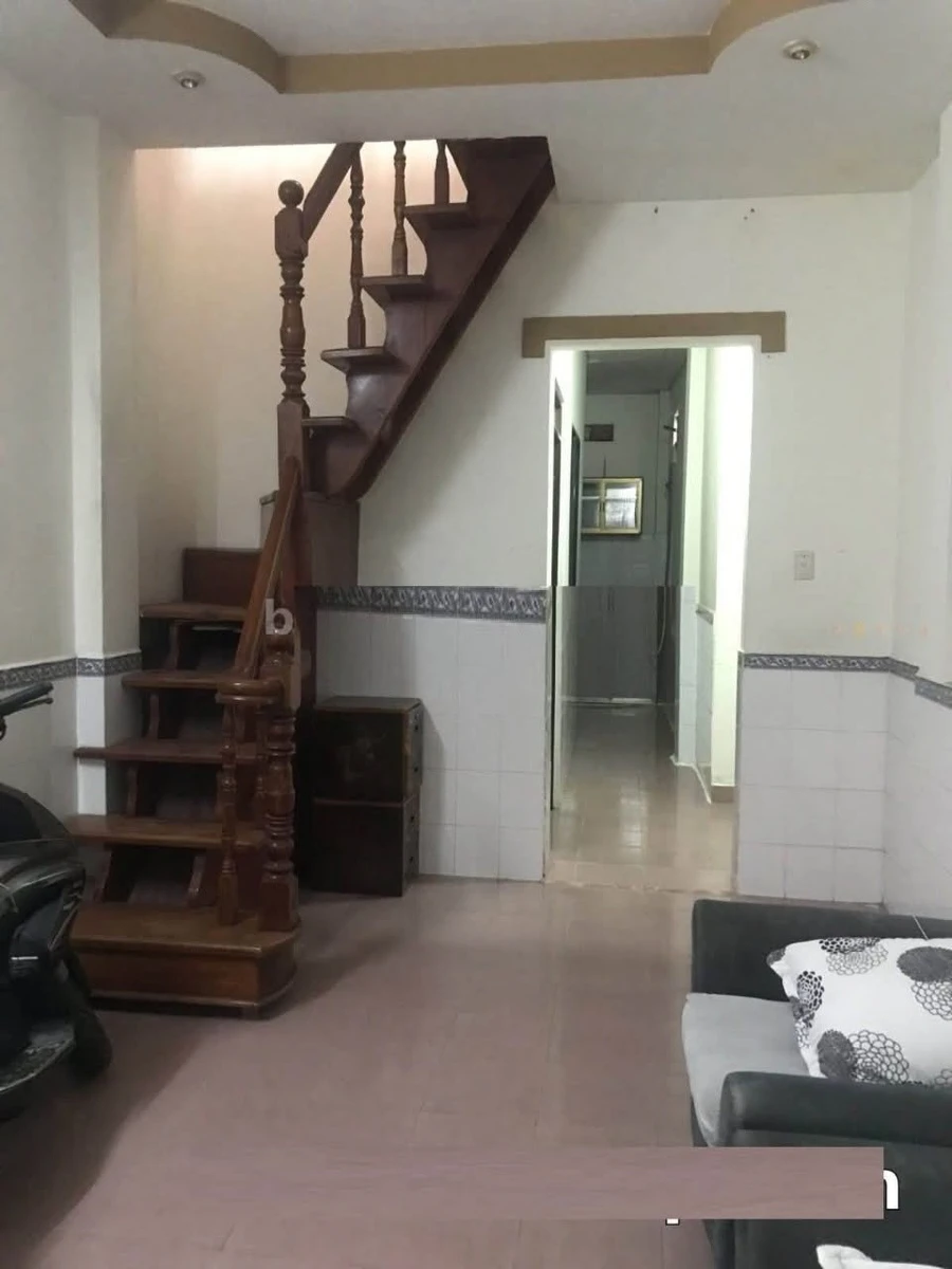 Bán nhà phố 92m² gần CX Đồng Tiến, Quận 10, nhỉnh 5 tỷ - Ảnh 1