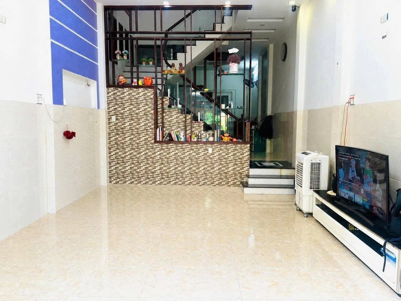 Bán nhà 2 tầng mặt tiền Nguyễn Đình Thụ 60m², Quy Nhơn - Ảnh 1