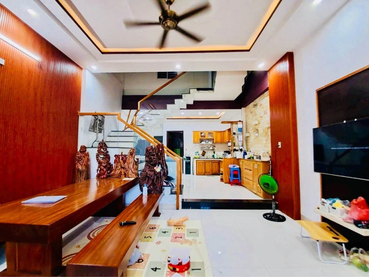 Bán nhà 2 tầng 70m² 3 phòng ngủ Nguyễn Huy Tưởng Quận 5 - Ảnh 1