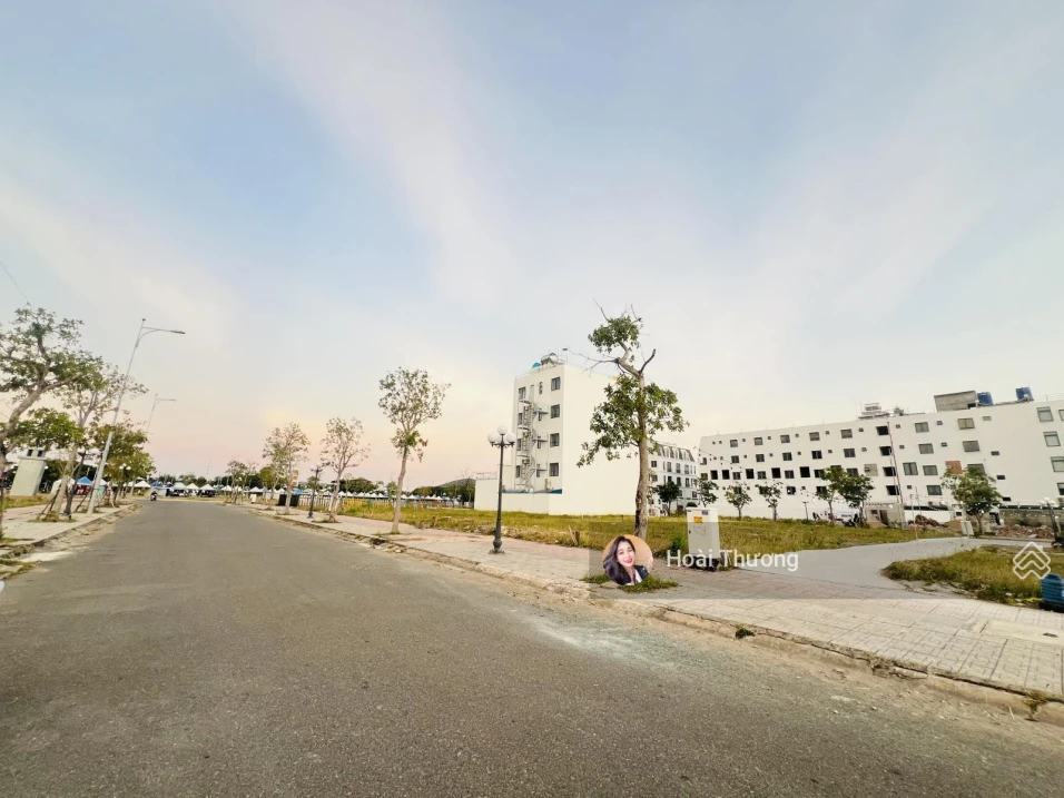 Nền chợ đêm Hà Tiên có sổ lõi trung tâm giá cắt lỗ 250 triệu còn 2.250 tỷ, sổ sạch/0932 185 *** - Ảnh thu nhỏ 5