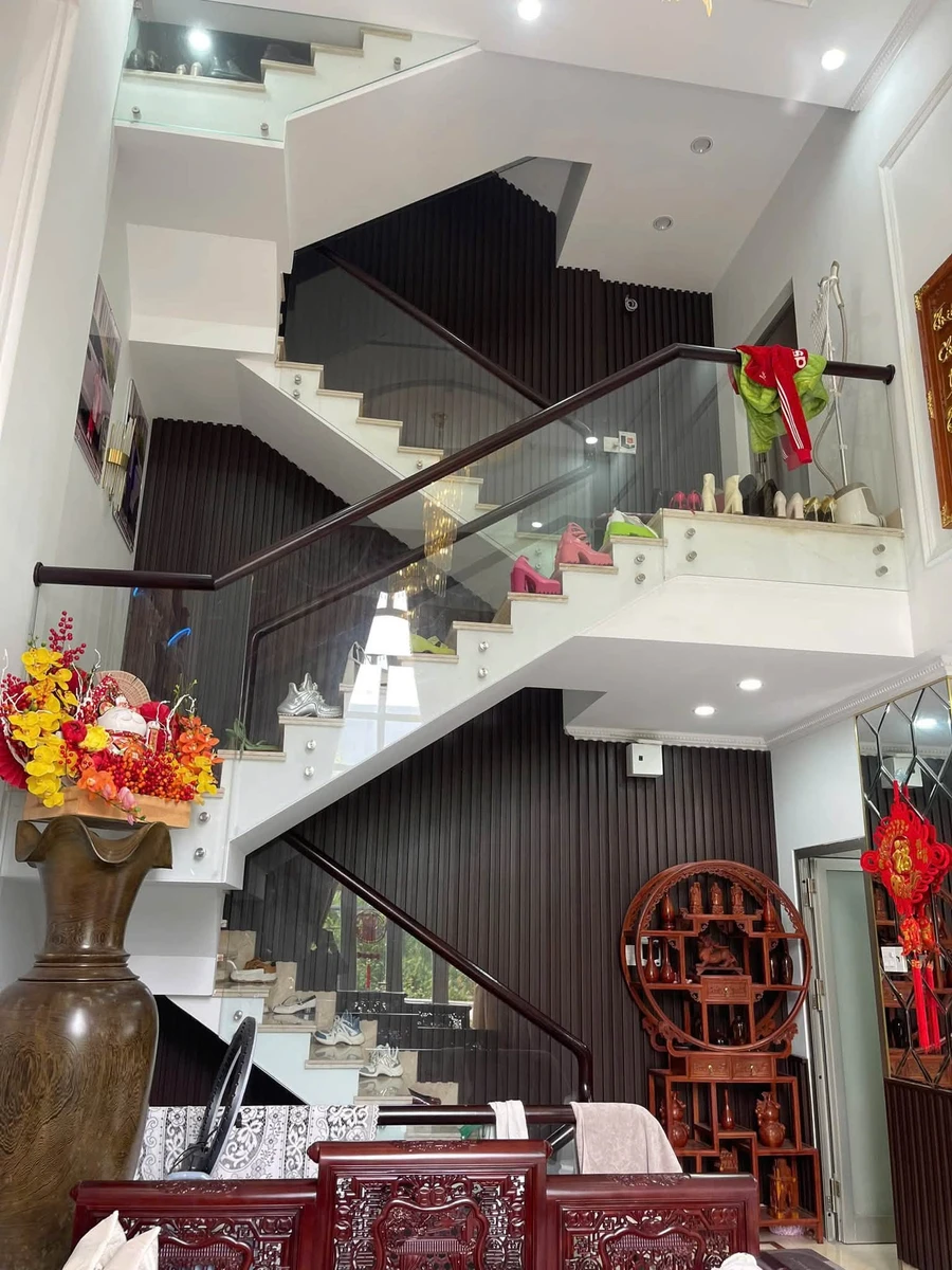 Bán nhà 5 tầng góc 2 mặt tiền 58m² Quận 1 - Ảnh thu nhỏ 2