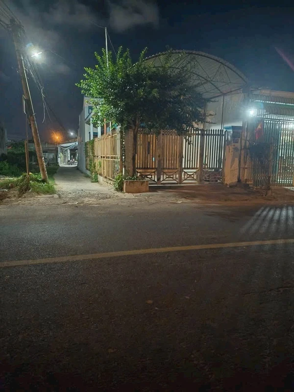 Nhà cấp 4 góc 2 mặt tiền 100m2 Phạm Thị Ngư, Phan Thiết