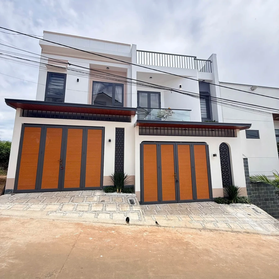 Bán 2 căn nhà liền kề Pleiku 58,5m² 2 tỷ 580 - Ảnh 1