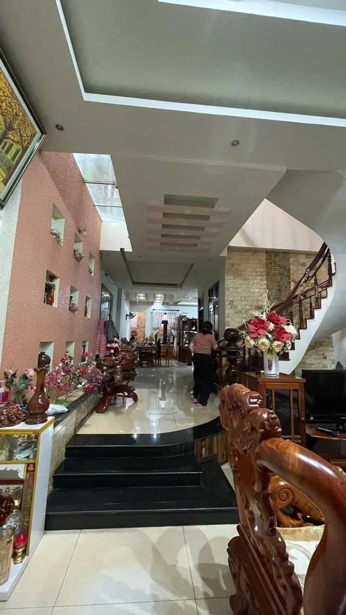 Bán nhà mặt tiền 150m2 Nguyễn Văn Linh, Buôn Ma Thuột - Ảnh 1