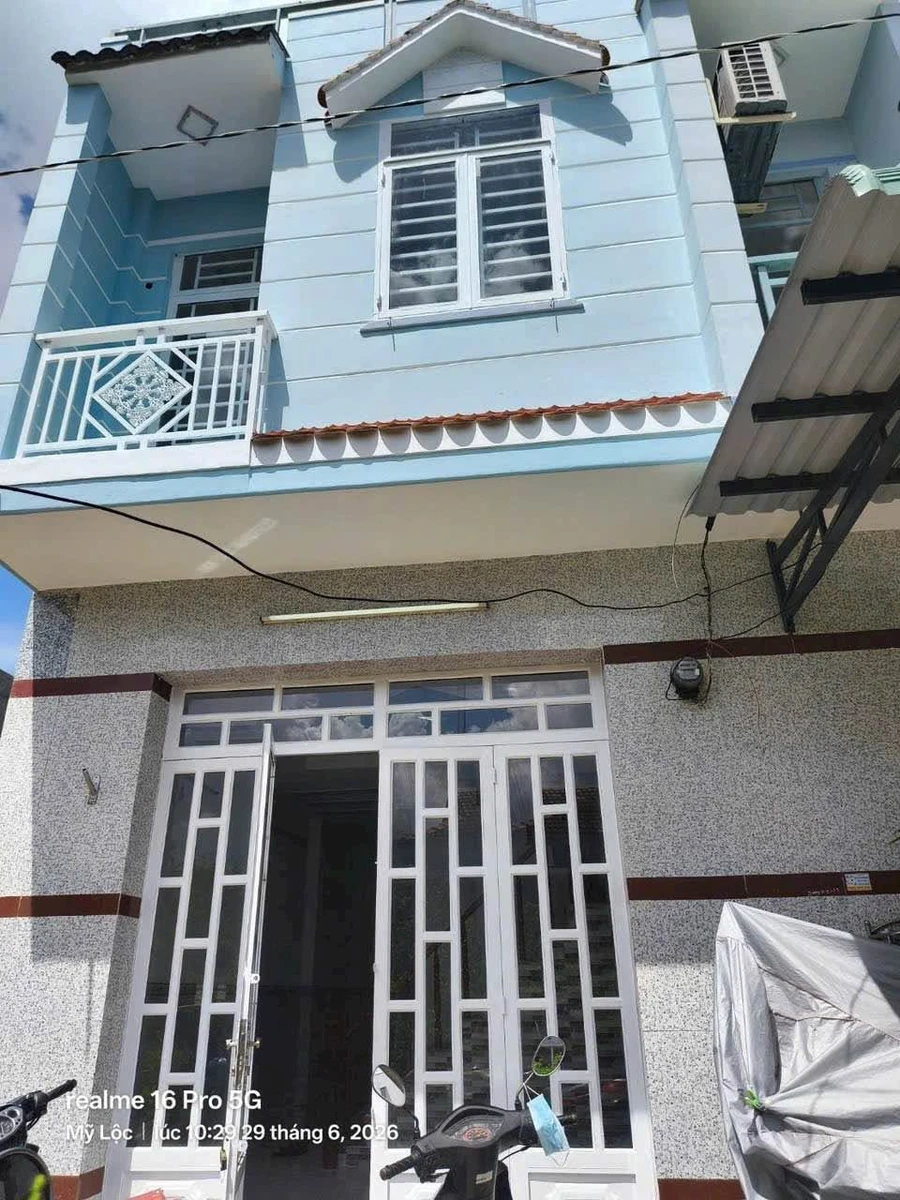 Bán nhà 1 trệt 1 lầu 30.4m² sổ hồng riêng 950 triệu - Ảnh 1