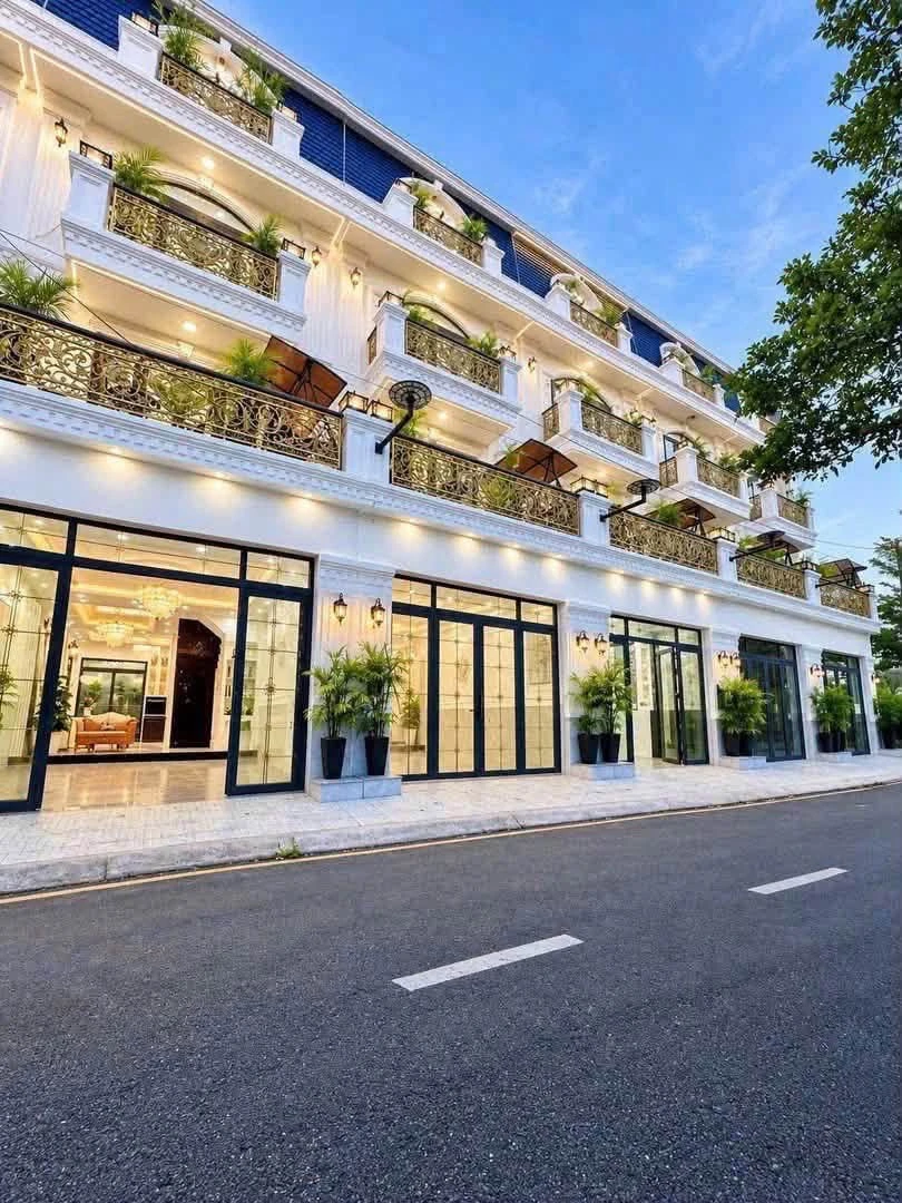 Bán nhà phố gần Phú Mỹ Hưng 5x16m 3PN, 8 tỷ 999 - Ảnh thu nhỏ 2