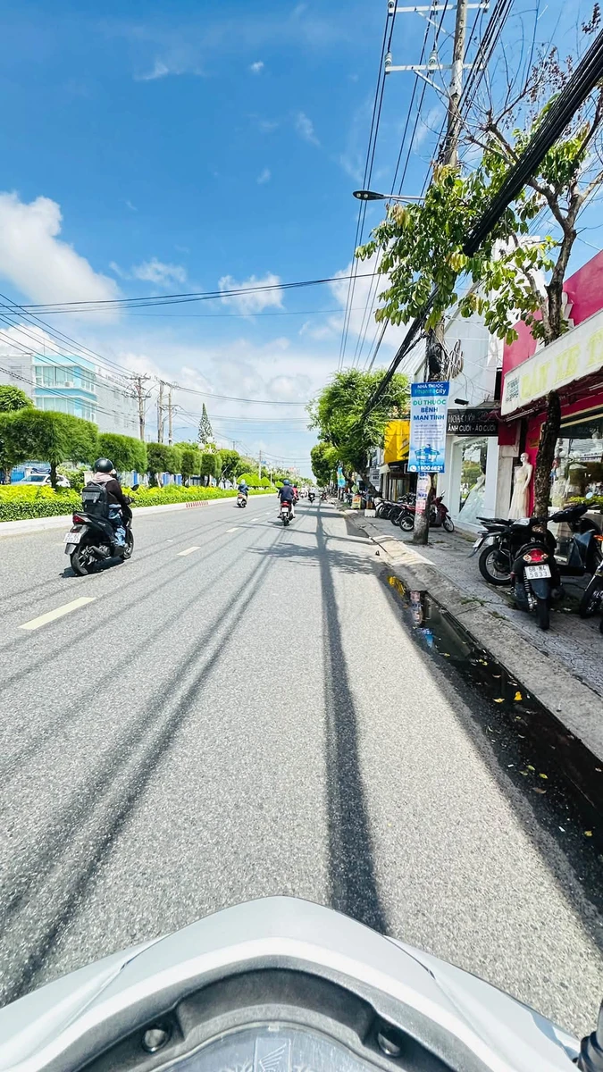 Bán nhà mặt tiền 210m² Nguyễn Trung Trực, Rạch Giá, giá 8 tỷ - Ảnh thu nhỏ 5