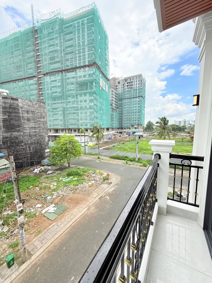 Bán nhà phố 4 tầng 180m² full nội thất Lò Lu - Ảnh 1