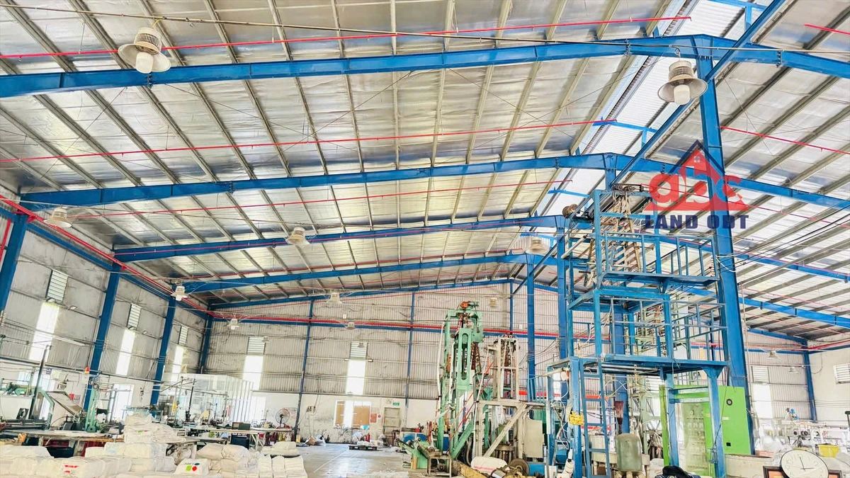 Cho thuê nhà xưởng 1800m2 tại Khu công nghệ cao Trảng Bom, Đồng Nai - Ảnh 1
