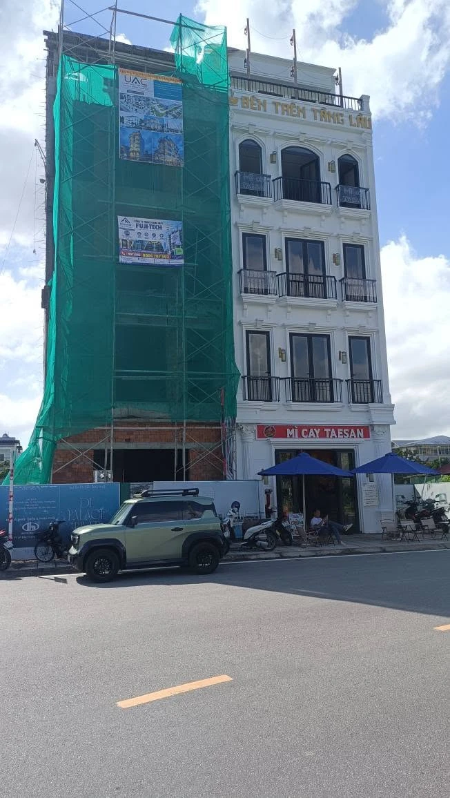 Bán nhà 3,5 tầng mặt tiền Thành Thái, Quảng Ngãi, 120m², 5 tỷ - Ảnh thu nhỏ 2
