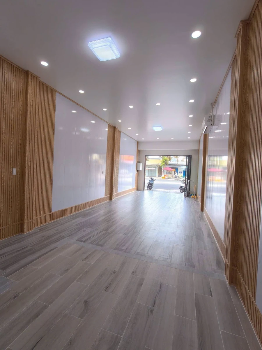 Bán nhà kinh doanh 96m² mặt tiền Nguyễn Trung Trực, Rạch Giá 3.85 tỷ - Ảnh thu nhỏ 3