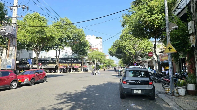 Bán nhà 3 tầng + cấp 4 mặt tiền Lý Nam Đế Nha Trang 170m2
