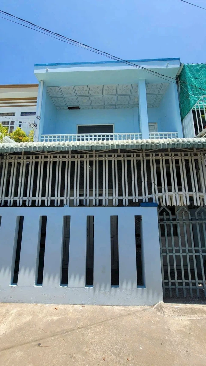 Bán nhà lầu 3 phòng ngủ 3WC hẻm bê tông ô tô đường Võ Văn Tần, Phú Tài, Phan Thiết - Ảnh 1