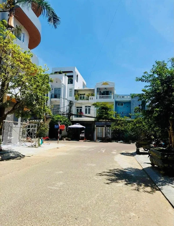 Bán nhà mặt tiền Cầu Vương Quy Nhơn 92m² 3PN