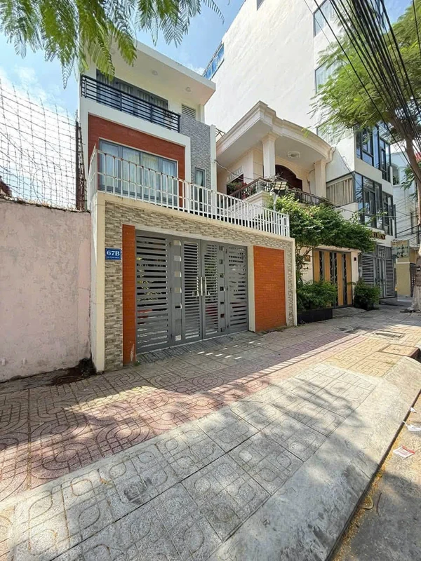 Bán nhà 2 tầng 97.8m² gần biển Nha Trang, 9 tỷ