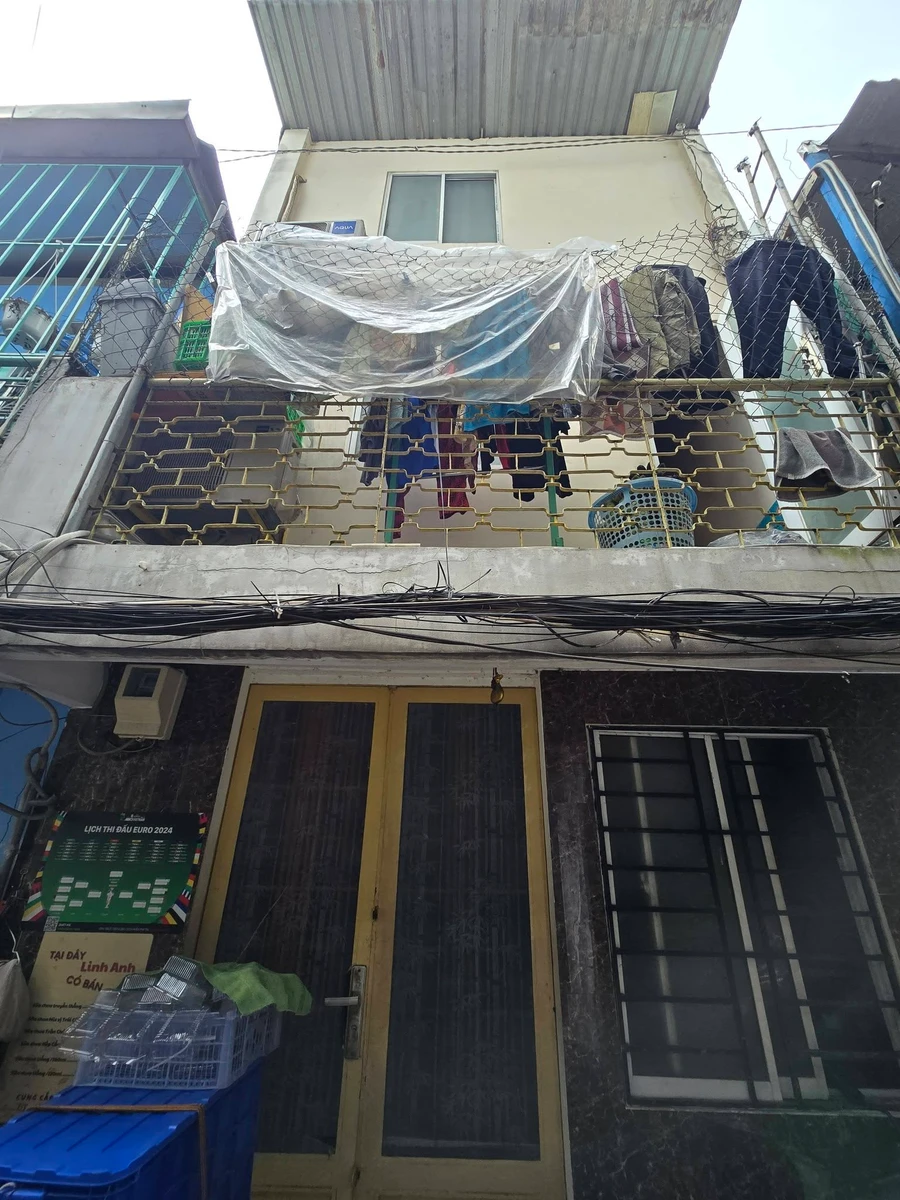 Bán nhà Đoàn Văn Bơ P12 Quận 4, 36,8m², 3 căn liền kề, giá 5,5 tỷ - Ảnh 1