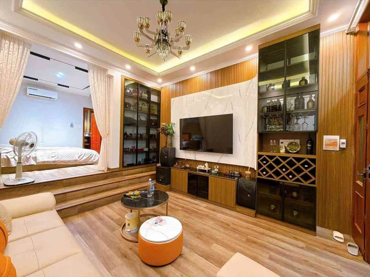 Bán nhà Hồ Sen 52m² 3 tầng, 100tr/m² Quận 1 - Ảnh thu nhỏ 2